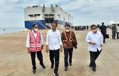 Presiden Joko Widodo pada Selasa, 8 Maret 2022, bertolak menuju Pelabuhan Patimban, Kabupaten Subang, Provinsi Jawa Barat untuk melakukan kunjungan kerja.