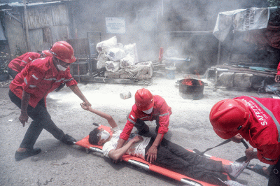 PT Pertamina Patra Niaga Regional Sulawesi menggelar Pelatihan dan Simulasi Bencana Kebakaran di Kelurahan Pattingalloang, Kecamatan Ujung Tanah.