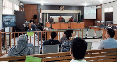 Tim penasihat hukum bos Fikasa Grup, Agung Salim dkk menemukan adanya dugaan kontradiksi pendapat ahli.