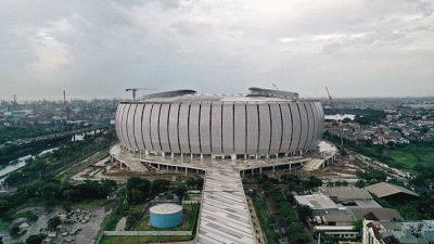 Foto aerial pembangunan Jakarta International Stadium (JIS) di kawasan Papanggo, Tanjung Priok, Jakarta Utara, Selasa (8/3/2022).