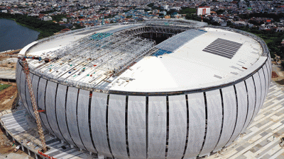 Foto aerial pembangunan Jakarta International Stadium (JIS) di kawasan Papanggo, Tanjung Priok, Jakarta Utara, Selasa (8/3/2022).
