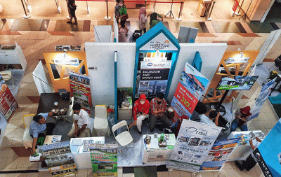 Sejumlah pengunjung di acara Property And Auto Expo Syariah yang diselenggarakan oleh Bank Syariah Indonesia (BSI) dan DPD REI Sulawesi Selatan.