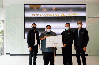 Penyerahan klaim kepada ahli waris di MNC Financial Center, Jakarta, Jumat (11/3/2022).