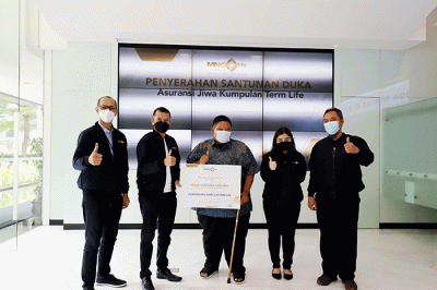 Penyerahan klaim kepada ahli waris di MNC Financial Center, Jakarta, Jumat (11/3/2022).