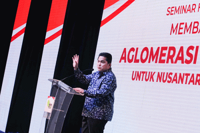 Menteri Badan Usaha Milik Negara (BUMN) Erick Thohir menyampaikan pidato kunci dalam seminar membangun aglomerasi Sumatera Bagian Selatan (Sumbagsel).