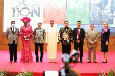 Pelantikan pengurus Organisasi Pemuda Asia dan Afrika (Asian African Youth Government) di Kompleks Parlemen, Jakarta, Jumat (11/3/2022).