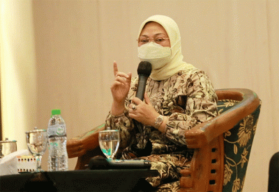 UUD 1945 dan undang-undang yang berlaku saat ini memberikan ruang yang sangat besar bagi perempuan untuk dapat masuk di berbagai bidang kehidupan.