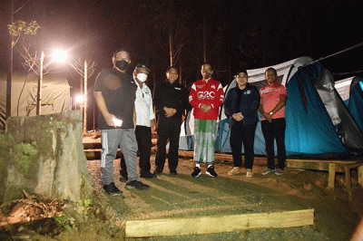 Presiden Joko Widodo tampak menikmati malam di Ibu Kota Nusantara (IKN), Kabupaten Penajam Paser Utara, Provinsi Kalimantan Timur, Senin (14/3/2022).