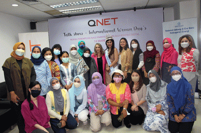 Talkhsow dengan Komunitas Indonesian Social Blogpreneuer yang diselenggarakan oleh QNET di Jakarta, Senin (14/3/2022).