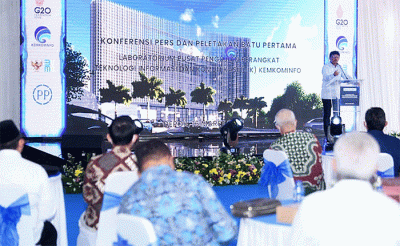 “Hari ini kita sama-sama telah menyaksikan peletakan batu pertama pembangunan Laboratorium Pusat Pengujian Perangkat Teknologi Informasi dan Komunikasi Kominfo.