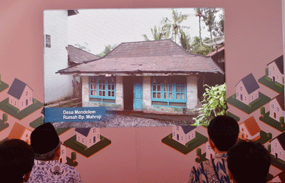 Sebanyak 10 warga kurang mampu menerima secara simbolis Rumah Sederhana Layak Huni di Desa Plakaran, Kecamatan Moga, Kabupaten Pemalang.