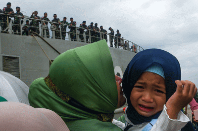 Sebanyak 400 prajurit TNI AD Batalyon Infanteri 142/Ksatria Jaya diberangkatkan ke Papua mengunakan KRI Teluk Bintuni-520 di Pelabuhan Boom Baru Palembang.