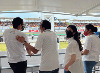 Wakil Menteri Pariwisata dan Ekonomi Kreatif Angela Tanoesoedibjo menonton balapan MotoGP Indonesia di Sirkuit Mandalika, Lombok.