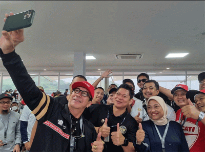 Menteri Ketenagakerjaan Ida Fauziyah, merasa bangga saat menyaksikan langsung gelaran MotoGP Mandalika 2022.