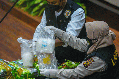 Pemusnahan barang bukti sabu di Auditorium Graha Bina Praja Kantor Gubernur Sumsel, Palembang, Senin (22/3/2022).