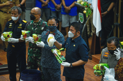 Pemusnahan barang bukti sabu di Auditorium Graha Bina Praja Kantor Gubernur Sumsel, Palembang, Senin (22/3/2022).