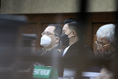 Teddy Tjokrosapoetro menjalani sidang di Pengadilan Tipikor, Jakarta, Rabu (23/3/2022).