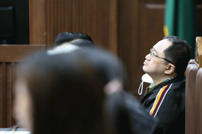 Teddy Tjokrosapoetro menjalani sidang di Pengadilan Tipikor, Jakarta, Rabu (23/3/2022).