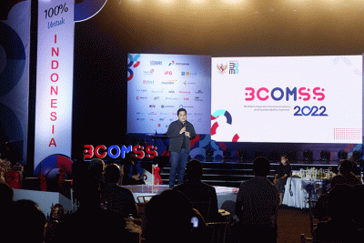 Menteri BUMN Erick Thohir memberikan sambutan pada malam penghargaan BCOMSS 2022 di Istora Senayan, Rabu (23/3/2022).