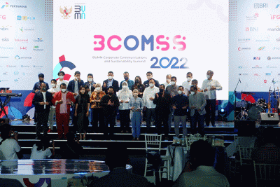 Menteri BUMN Erick Thohir memberikan sambutan pada malam penghargaan BCOMSS 2022 di Istora Senayan, Rabu (23/3/2022).