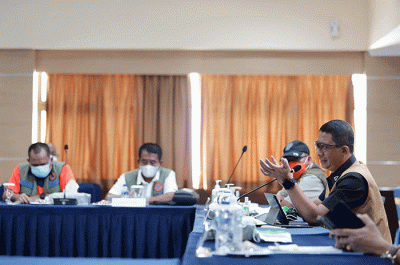 Kepala BNPB Letjen TNI Suharyanto mengingatkan kepada pemerintah daerah Kepulauan Riau agar tetap mengantisipasi adanya potensi lonjakan kasus Covid-19.