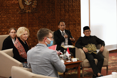 Wakil Ketua DPR Muhaimin Iskandar melakukan pertemuan dengan Duta Besar Rusia untuk Indonesia Ludmila Vorobieva di ruang delegasi, Nusantara III.