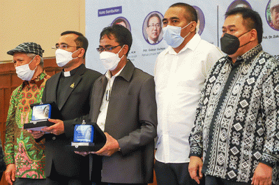Seminar nasional kepeloporan dan keteladanan Sabam Sirait dalam pelayanan dibidang politik di Jakarta, Jumat (25/3/2022).