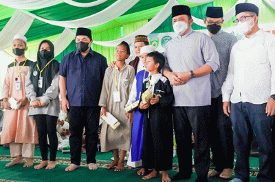 Menteri Badan Usaha Milik Negara (BUMN) Erick Thohir menghadiri Tabligh Akbar Dan Santunan Anak Yatim Majelis Dzikir At-Thohir.