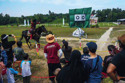 Festival Giat Talang Tuwo Panahan Berkuda Liga Turanggastra 2022, di Fasilitas Umum Yayasan Perumda, Palembang, Minggu (27/3/2022).