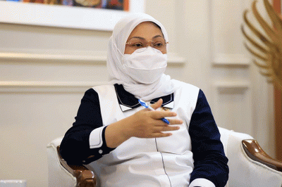 Menaker Ida Fauziyah saat menerima audiensi Ketua Umum Kongres Aliansi Serikat Buruh Indonesia (KASBI) Nining Elitos di Kemnaker.