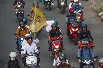 Pawai dan Tarhib kendaraan keliling di jalan protokol Kota Palembang dalam rangka menyambut Bulan Suci Ramadan 1443 H.