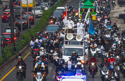 Pawai dan Tarhib kendaraan keliling di jalan protokol Kota Palembang dalam rangka menyambut Bulan Suci Ramadan 1443 H.