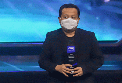 Kementarian Agama yang diwakili Kepala Biro HDI Kemenag RI Thobib Al Ashyar saat menerima penghargaan Digital Innovastion Award (DIA) 2022.