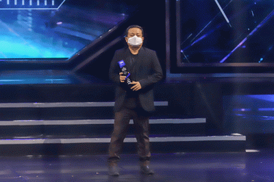 Kementerian Agama yang diwakili oleh Kepala Biro HDI Kemenag RI Dev Thobib Al Ashyar saat menerima penghargaan Digital Innovation Award (DIA) 2022.