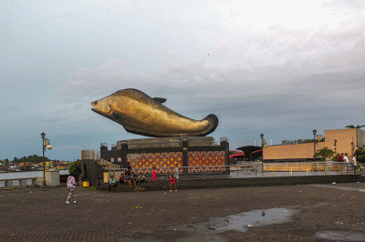 Pelataran Benteng Kuto Besak (BKB) Palembang terlihat sepi dan lenggang pada hari pertama puasa 1 Ramadhan 1443 H, Minggu (3/4/2022).
