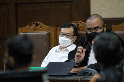 Terdakwa mantan Presiden Direktur PT Hanson International Tbk. Benny Tjokrosaputro menjalani sidang lanjutan di Pengadilan Tipikor, Jakarta, Selasa (5/4/2022).