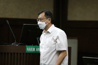 Terdakwa mantan Presiden Direktur PT Hanson International Tbk. Benny Tjokrosaputro menjalani sidang lanjutan di Pengadilan Tipikor, Jakarta, Selasa (5/4/2022).