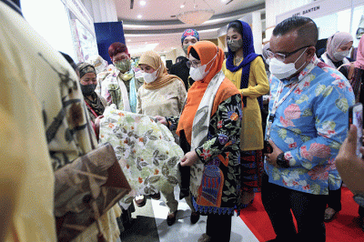 Ecoprint Fashion Week 2022 di The Plaza Semanggi, Jakarta, Rabu (6/4/2022).