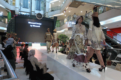 Ecoprint Fashion Week 2022 di The Plaza Semanggi, Jakarta, Rabu (6/4/2022).