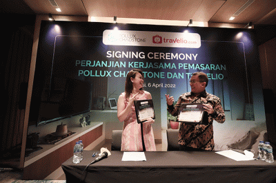 Penandatanganan Perjanjian Kerjasama Jasa Pemasaran Penyewaan Apartemen di Louis Kienne Hotel Chadstone, Cikarang, Jawa Barat, Rabu (6/4/2022).