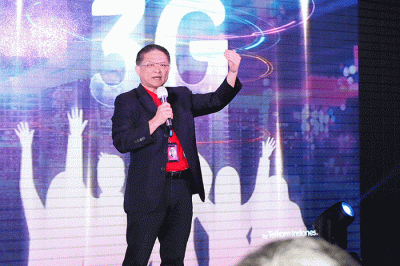 Pengecekan langsung proses upgrading BTS 3G ke 4G/LTE di Telkomsel Smart Office Jakarta.
