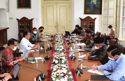 Presiden Joko Widodo memimpin rapat terbatas yang membahas tentang persiapan pemilihan umum (pemilu) dan pemilihan kepala daerah serentak tahun 2024.