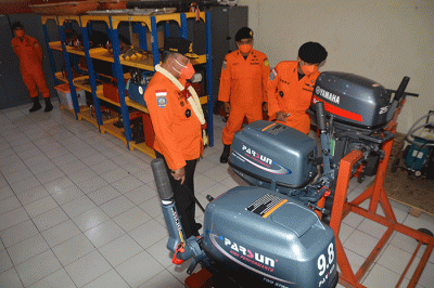 Kepala Basarnas Marsekal Madya TNI Henri Alfiandi saat meninjau sejumlah peralatan dan fasilitas di Unit Pelaksana Teknis (UPT).
