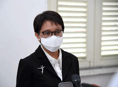 Presiden Joko Widodo menerima kunjungan kehormatan Menteri Luar Negeri (Menlu) Kanada, Melanie Joly, bersama delegasi terbatas di Istana Merdeka.