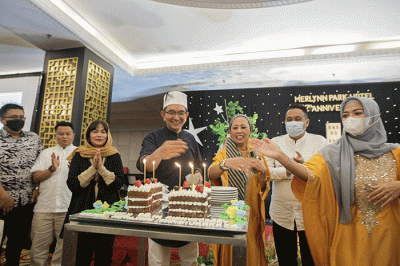General Manager Merlynn Park Hotel Jakarta, Adolf Gustaf saat membuka acara perayaan hari jadi ke-12 Merlynn Park Hotel di Jakarta, Selasa (12/4/2022).