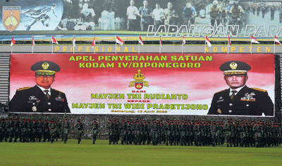 Apel Penyerahan Satuan Kodam IV/Diponegoro di Lapngan Parade Makodam IV/Diponegoro, Watugong, Semarang, Jawa Tengah, Selasa (12/4/2022).