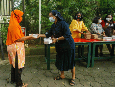 Acara ini selain rutin tiap Kamis, juga dalam rangka perayaan Paskah 2022 untuk mewujudkan perintah Yesus Kristus.