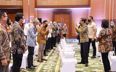 Presiden Jokowi Sambut Baik Kerja Sama Investasi INA dengan Hutama Karya dan Waskita Karya.