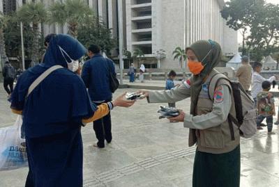 BNPB sejak awal Ramadhan melakukan penguatan protokol kesehatan dengan membagikan masker untuk wilayah DKI Jakarta dan sekitarnya.