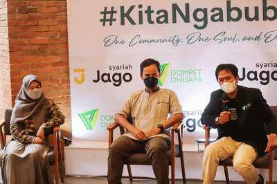 Influencer Nurul Azka, Head of Jago Syariah Roy Iskandar dan Ketua Ramadhan 1443 H Dompet Dhuafa Ali Bastoni saat acara talk show #KitaNgabuburit Bersama.
